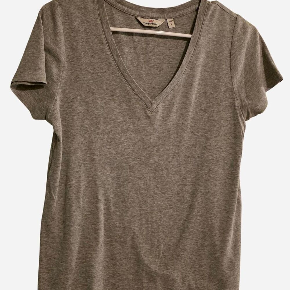 Vineyard Vines Women's Grey‎ Shirt